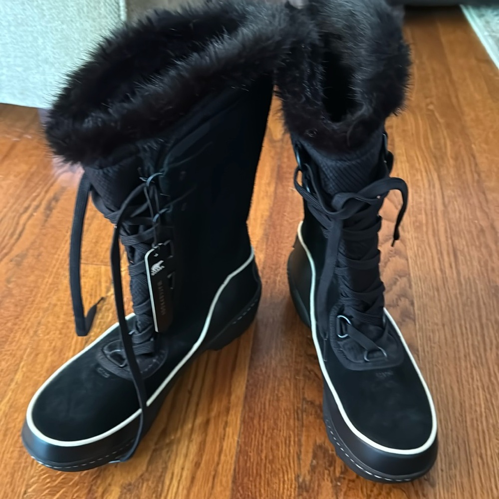 Brand new with tags Sorel boots size 8